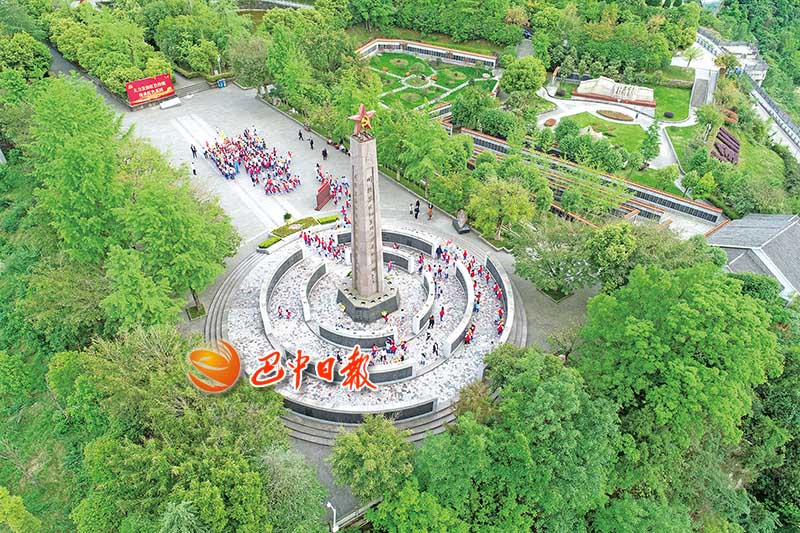 鮮明的紅色印記 永恒的精神家園